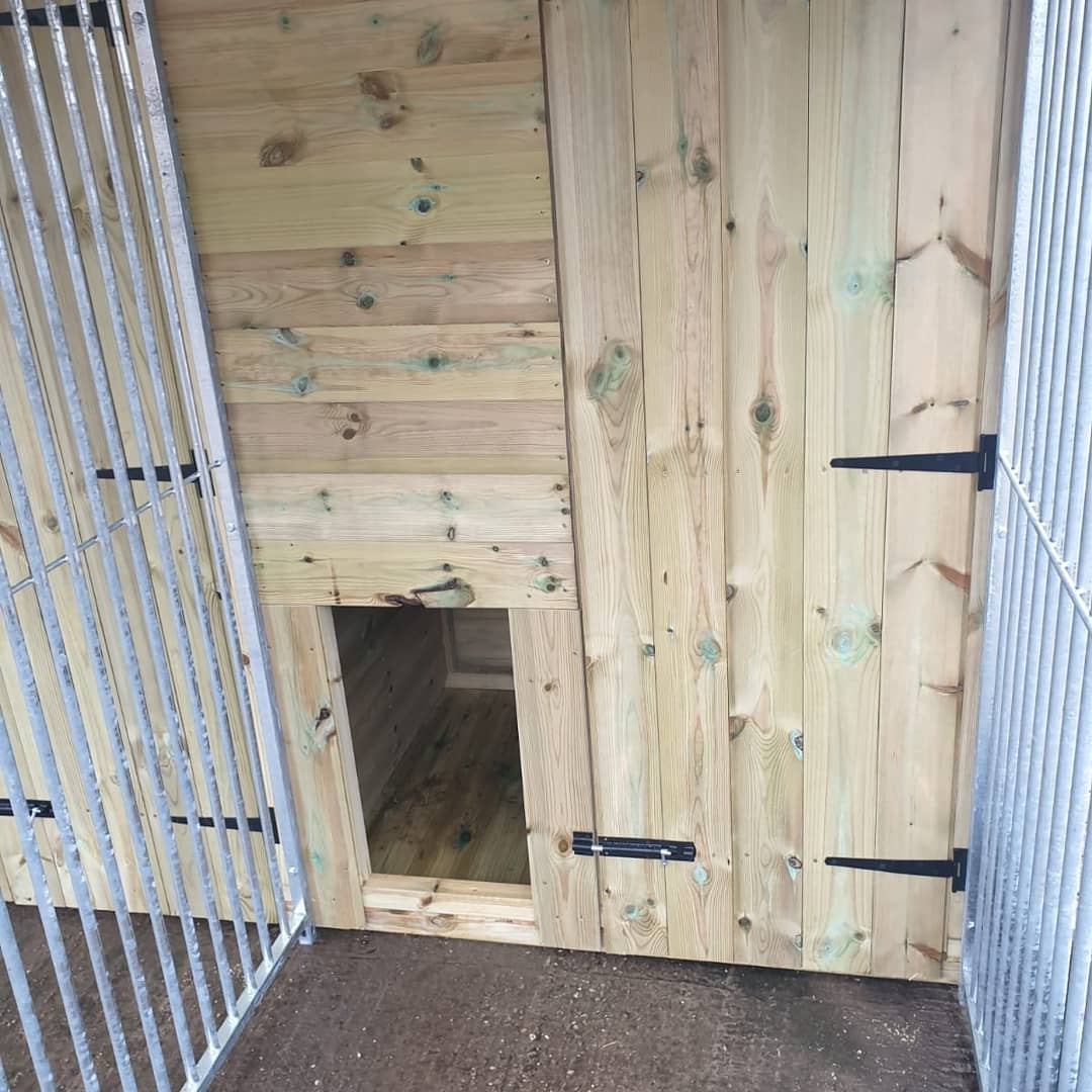 Benchmark Dog Kennel - Triple 10 x 8ft, Premium Wood Range