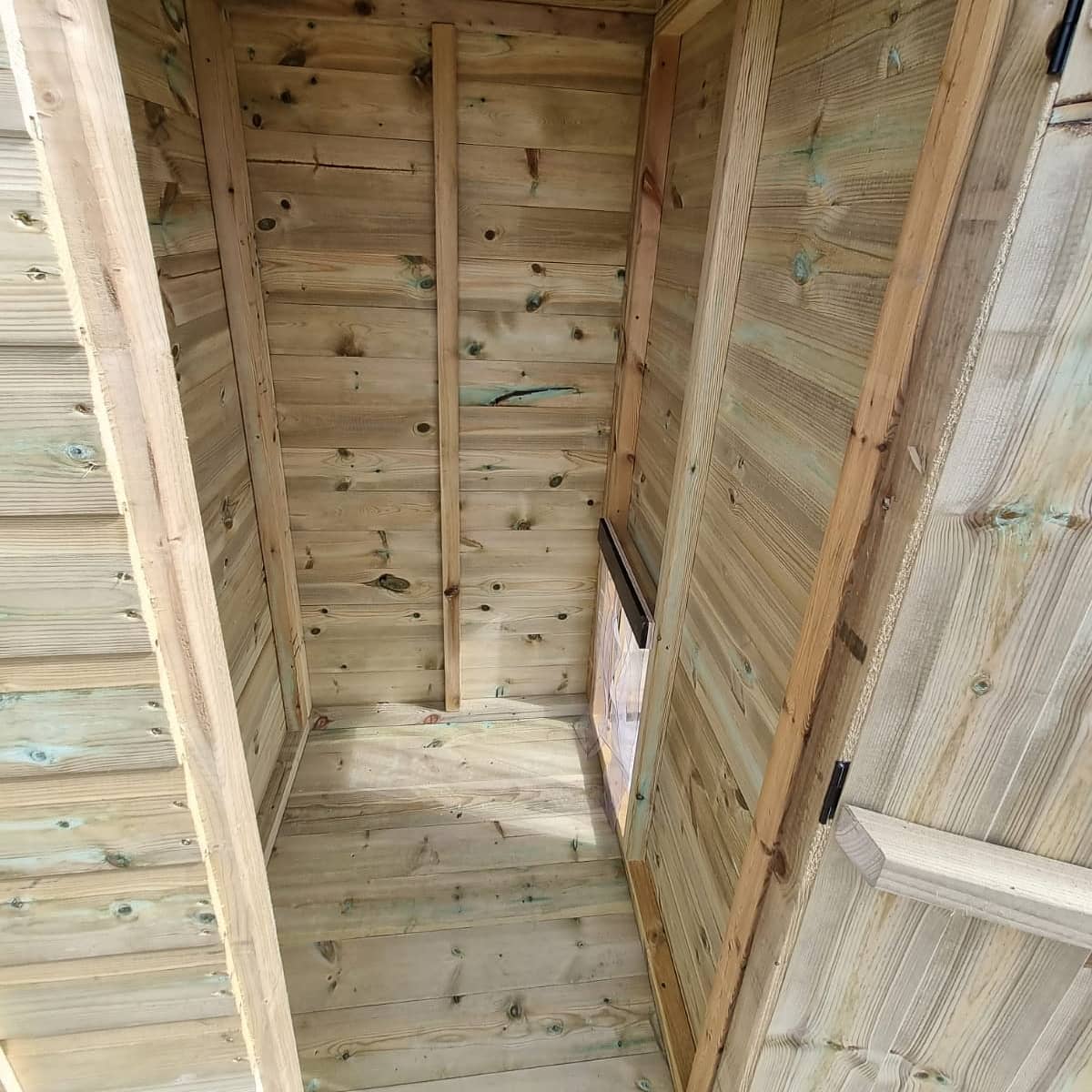 Benchmark Dog Kennel - Single 10 x 4ft, Premium Wood Range